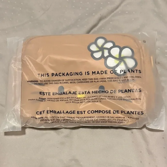 ALOHA Collection Special Edition Hawaii Hello Kitty Face Crossbody Bag - Picture 5 of 5